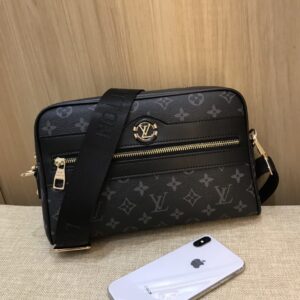 Louis Vuitton STUDIO MESSENGER